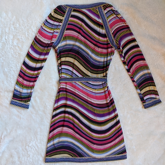 BCBGMAXAZRIA Multicolor V-Neck Long Sleeve Dress - Picture 4 of 6